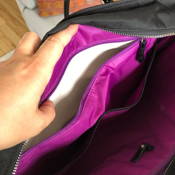 Victorinox Victoria Black Expandable Carry-all Business Laptop Tote Slide-On - Picture 14 of 16